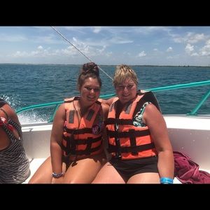 Meet your Posher, Alexus